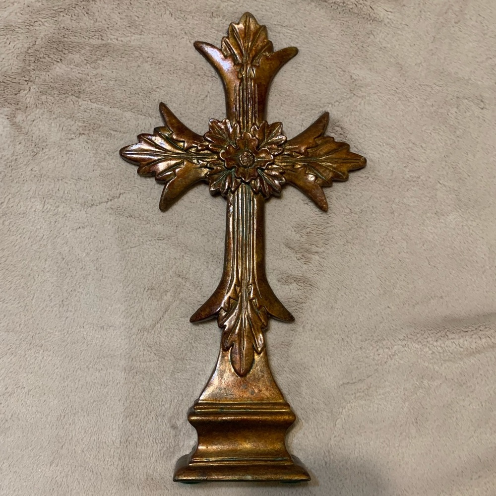 Elements Ornate Resin Cross